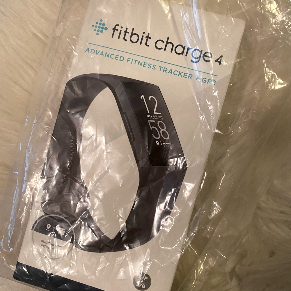 Brand NEW Fitbit Charge 4